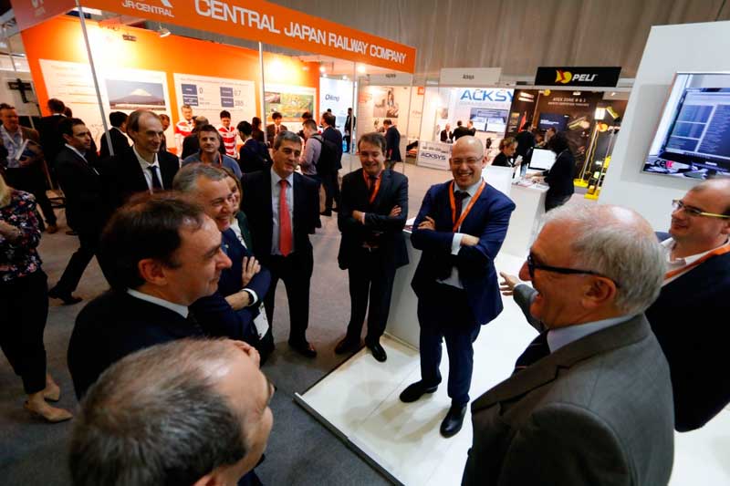 Visita Personalidades del Gobierno Vasco al stand de MainRail